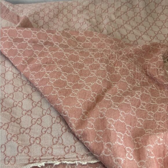 Gucci Guccissima XL Wool Fringe Scarf Pink - Picture 5 of 9